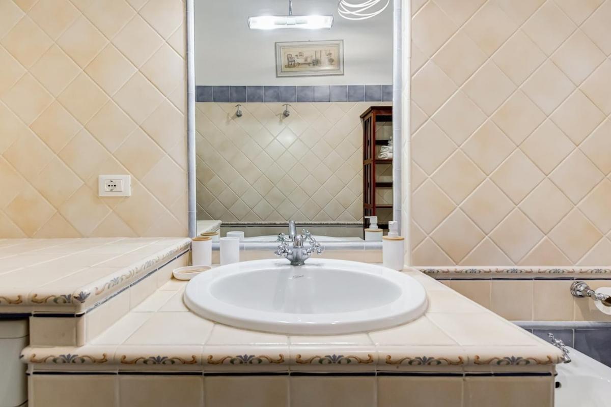Bdc - Charming 2-bdr! Appartamento Roma